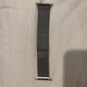 44mm Silver Milanese Loop